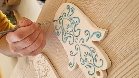 התנועה שבחומר-סטודיו לקרמיקה