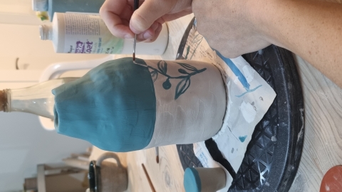 התנועה שבחומר-סטודיו לקרמיקה