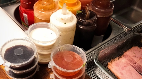 טוּטוּ טוֹסט